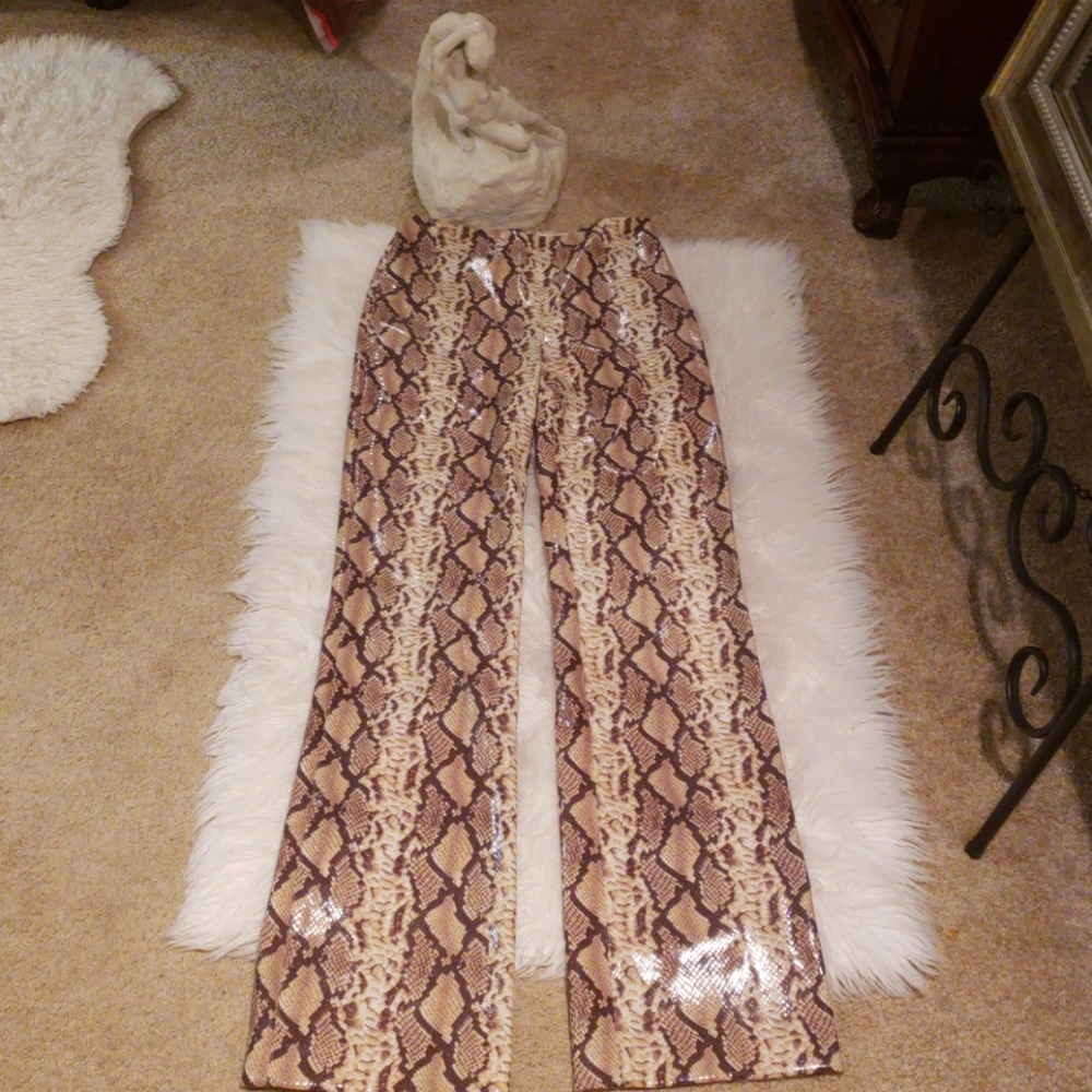 pattern  Leather like-snakeskin pants🤩